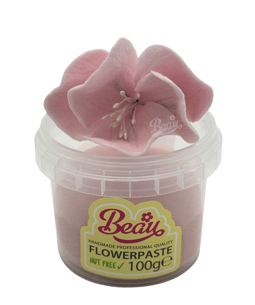 Handmade lilac blossom flower created with Beau flowerpaste